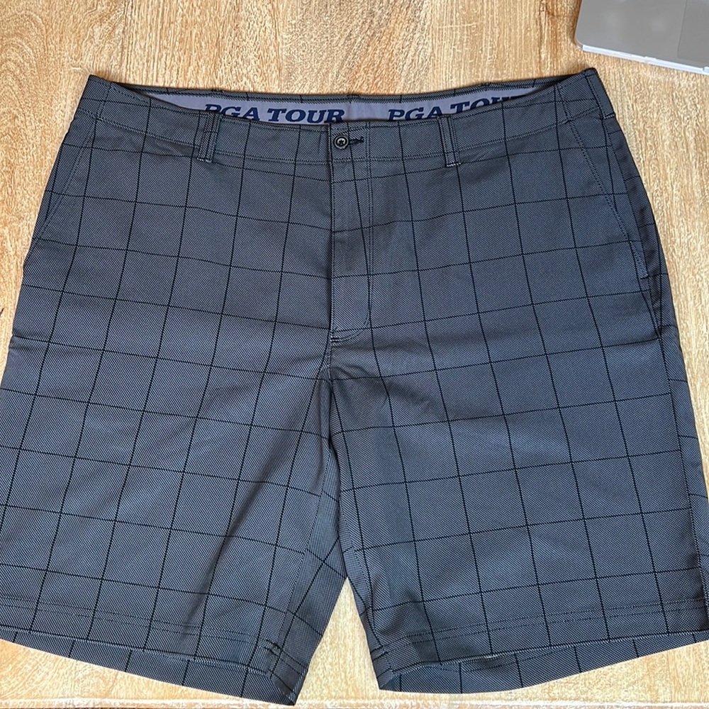 PGA  shorts Sz 42 NWT